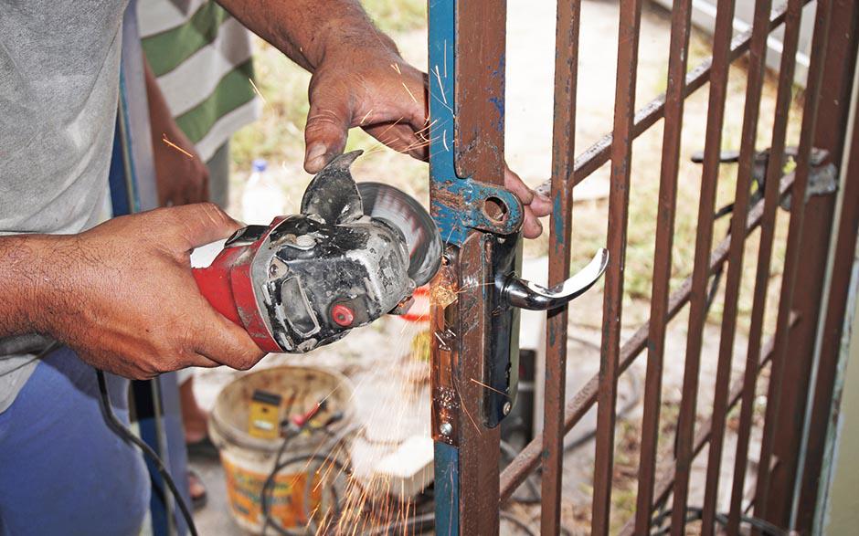 porte fermée a clé Écouen